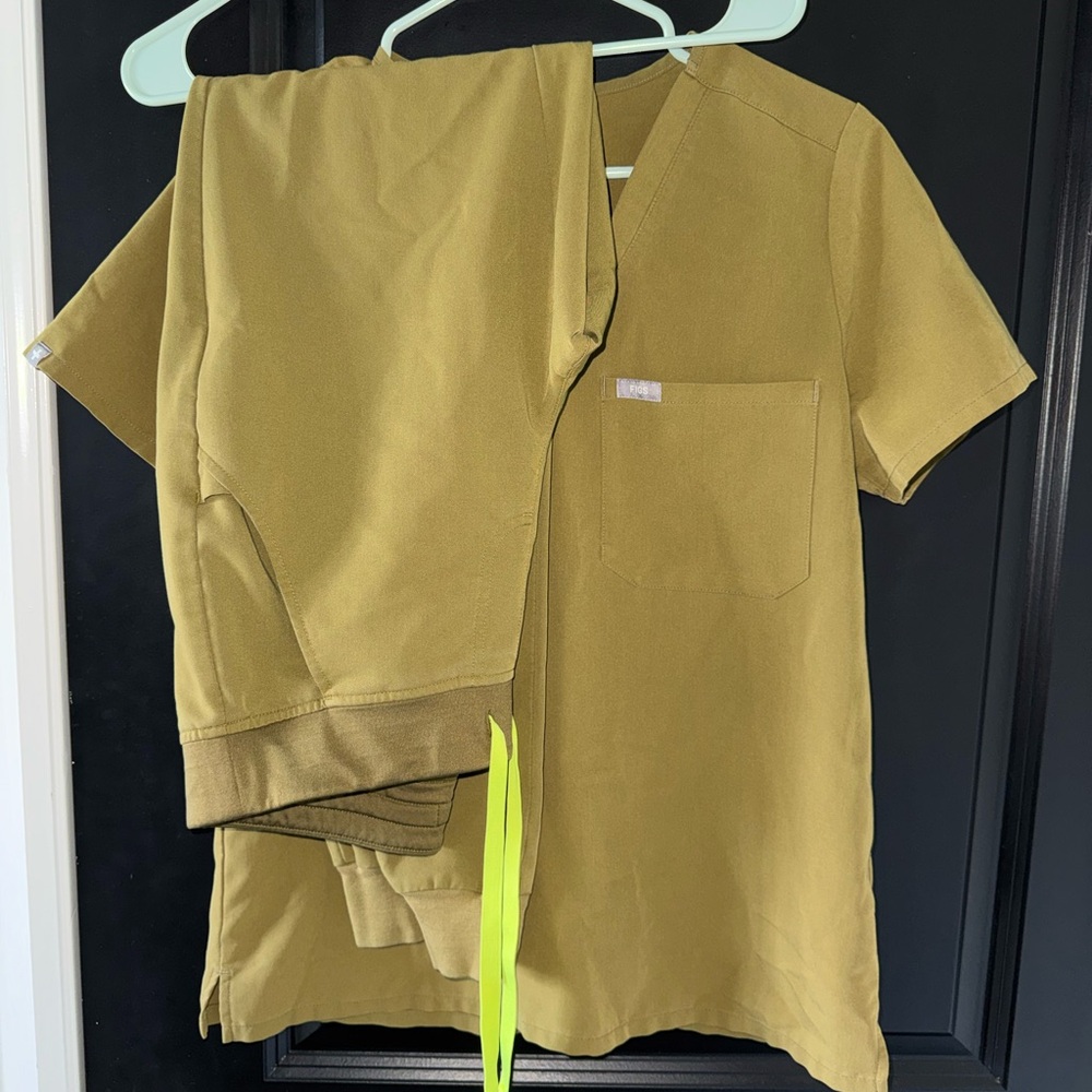 Olive Green FIGS Set